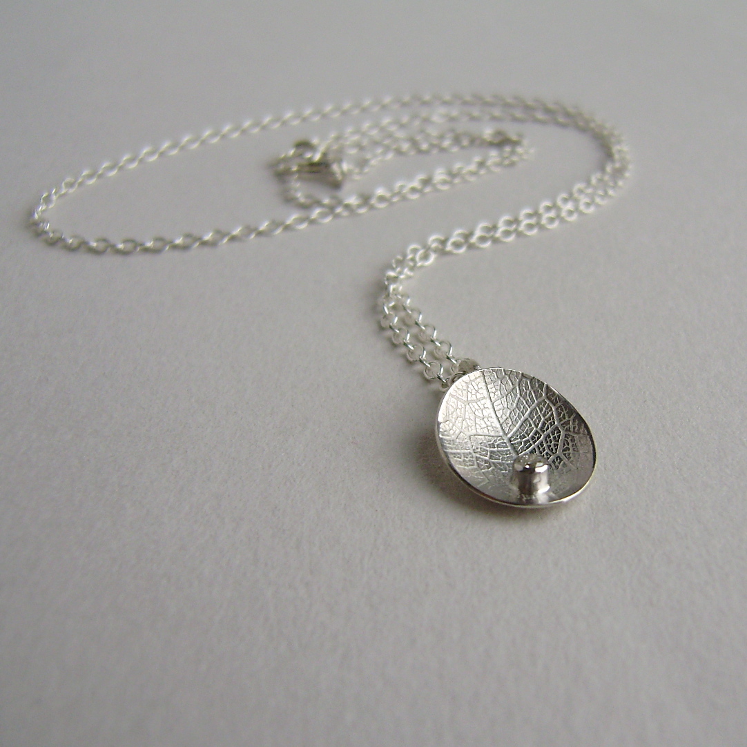Diamond oval dish necklace - Image 2
