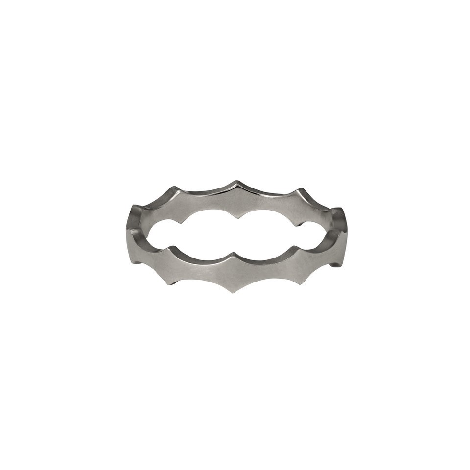 Double edge scallop ring