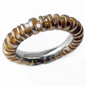 Oyster jewelled band