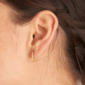 Gold glam oval hoop earrings - Image 3