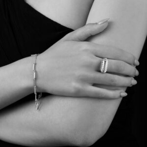 Alternative view of Metropolis quartz ring