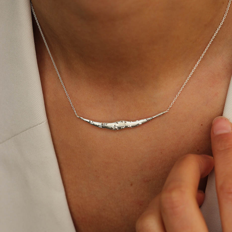 Orno crescent necklace - Image 3