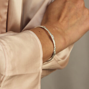 Alternative view of Orno oval open bangle