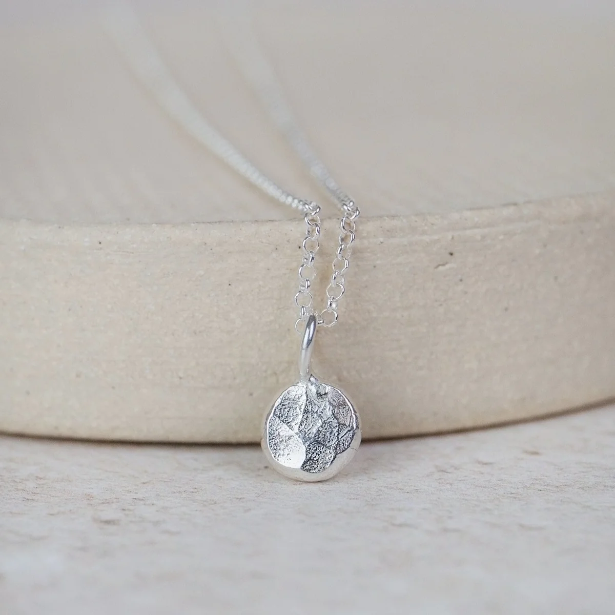 Single nugget charm pendant