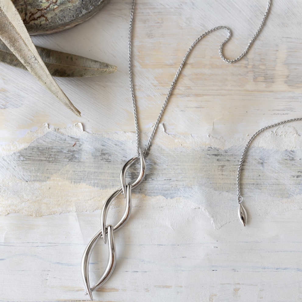Entwine trio link necklace - Image 3