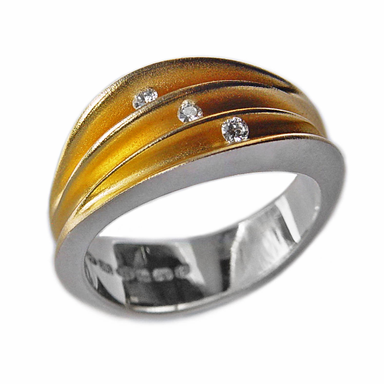 Oyster trio ring