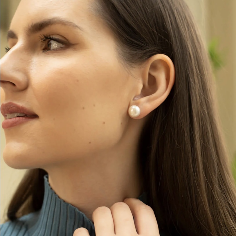 Audrey white pearl studs - Image 2