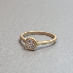 0.50ct 18ct yellow gold engagement ring - Image 3