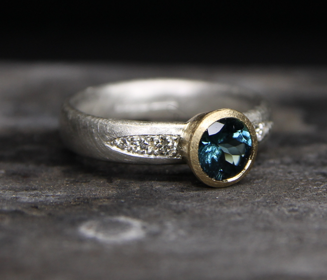 Blue tourmaline and diamond ring - Image 2