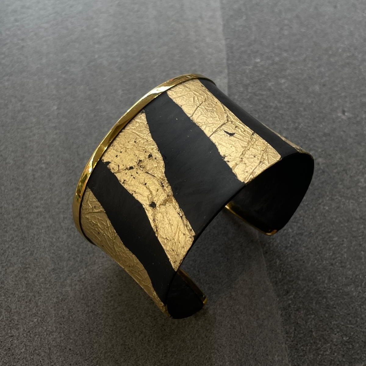 Carbon fibre vermeil cuff