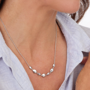 Coast pebbles linking necklet - Image 3