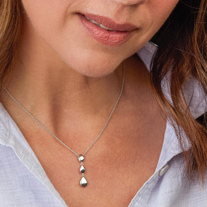 Coast pebbles triple drop necklace - Image 2
