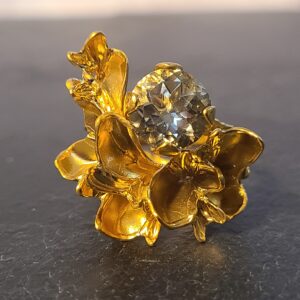 Purely petals golden statement ring - Image 2