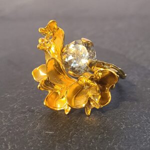 Purely petals golden statement ring - Image 4