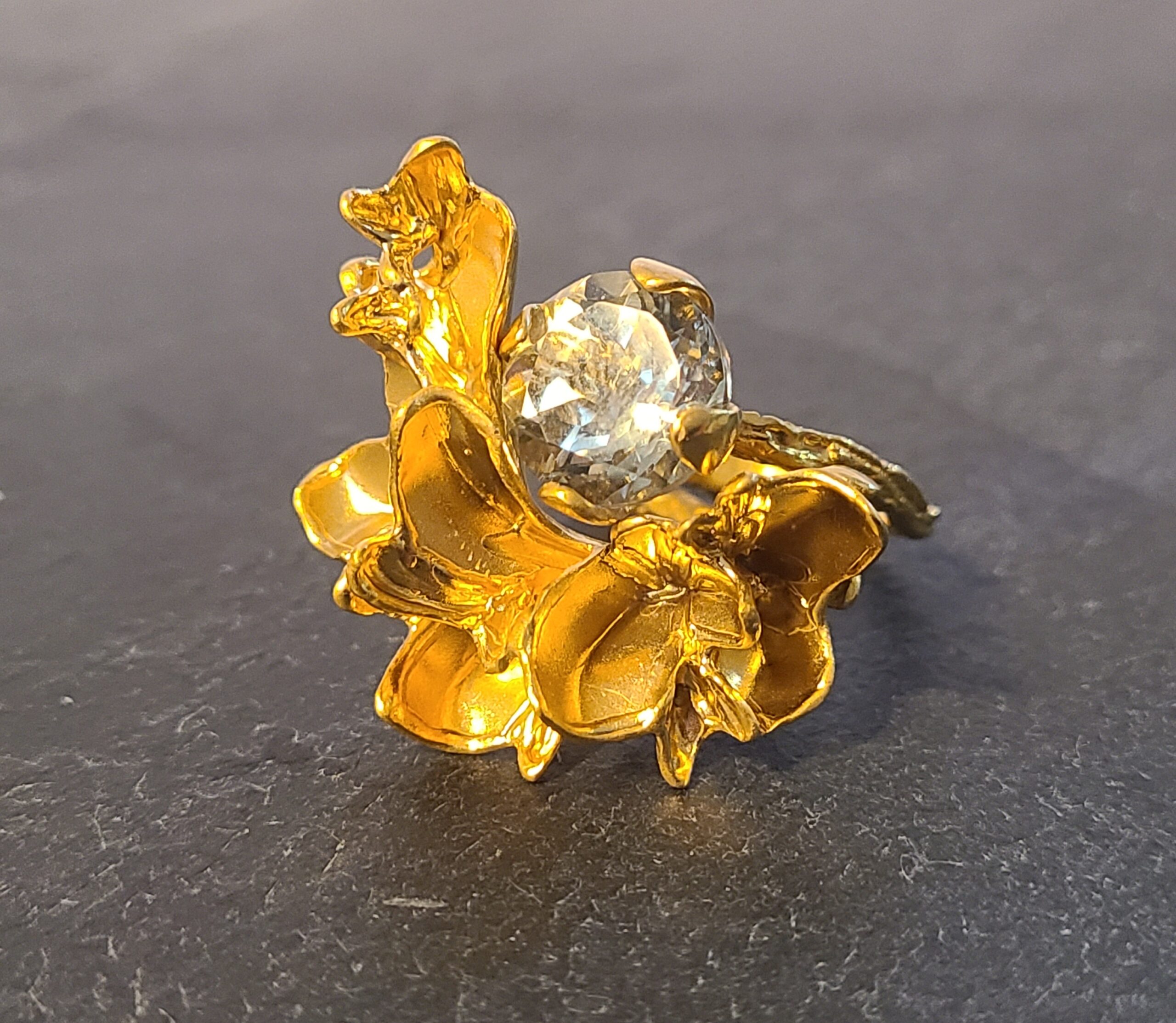 Purely petals golden statement ring - Image 4
